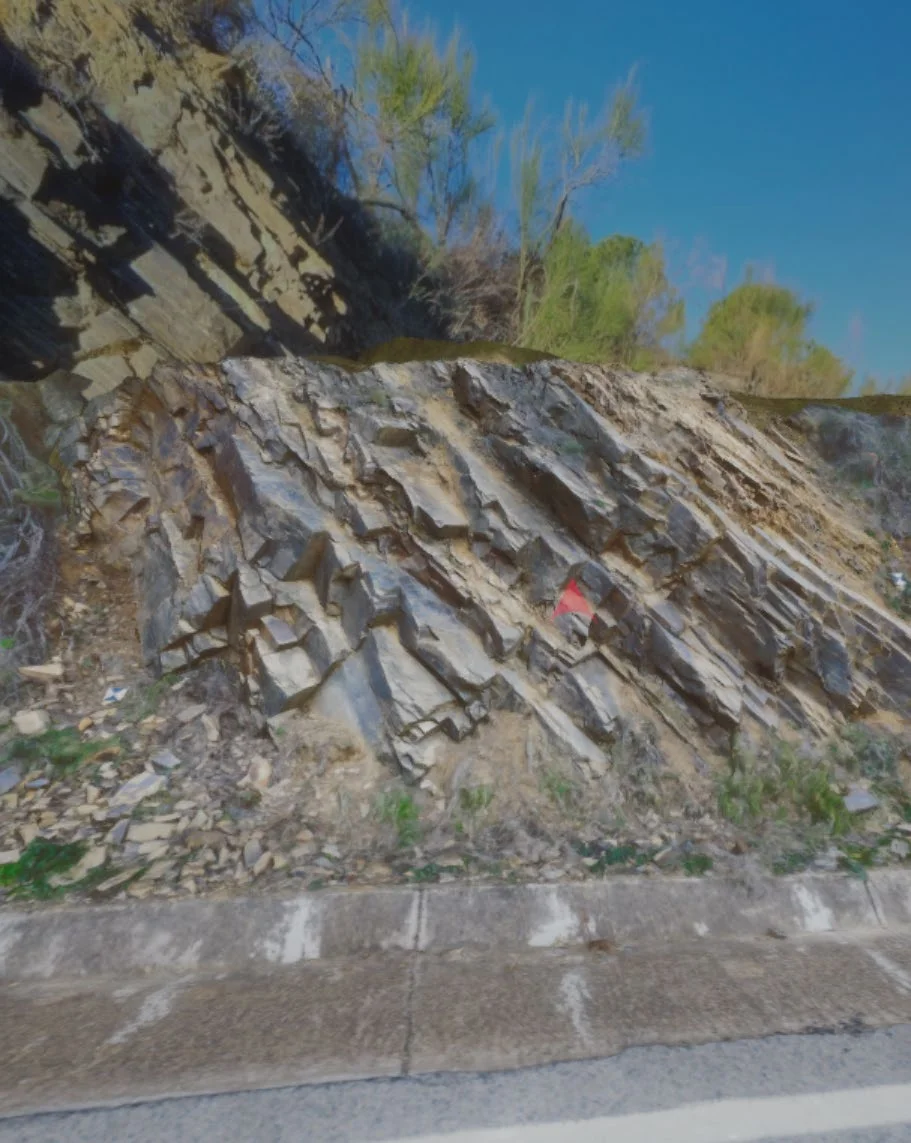 The Bellmunt rock outcrop reproduced as a virtual fieldwork environment in V-ROCK.